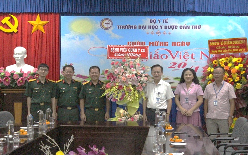 BỆNH VIỆN QUÂN Y 121 TỔ CHỨC THĂM, TẶNG QUÀ CÁC TRƯỜNG NHÂN NGÀY NHÀ GIÁO VIỆT NAM 20/11