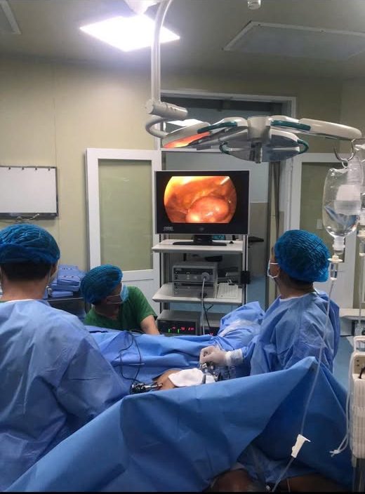 KHOA SẢN – BỆNH VIỆN QUÂN Y 121 LÀM CHỦ KỸ THUẬT CẮT TỬ CUNG NỘI SOI