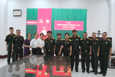 BỆNH VIỆN QUÂN Y 121 THĂM HỎI, TẶNG QUÀ CÁC ĐỒNG CHÍ LÀ THƯƠNG BINH, THÂN NHÂN LIỆT SĨ ĐANG CÔNG TÁC TẠI BỆNH VIỆN NHÂN KỶ NIỆM 78 NĂM NGÀY THƯƠNG BINH – LIỆT SĨ