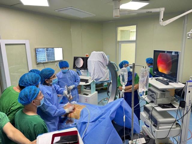 Bệnh viện Quân y 121 tán sỏi thận qua da cho nhiều bệnh nhân