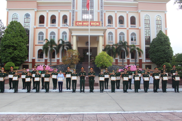 BỆNH VIỆN QUÂN Y 121 TỔ CHỨC LỄ TRAO THƯỞNG PHONG TRÀO THI ĐUA QUYẾT THẮNG NĂM 2023