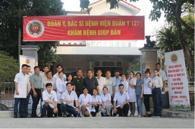 Khám bệnh, cấp thuốc miễn phí và tặng quà cho các gia đình chính sách, hộ nghèo tại xã Trinh Phú, huyện Kế Sách, tỉnh Sóc Trăng