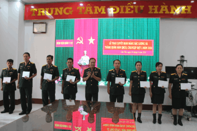 BỆNH VIỆN QUÂN Y 121 TỔ CHỨC LỄ TRAO QUYẾT ĐỊNH NÂNG BẬC LƯƠNG VÀ THĂNG QUÂN HÀM QUÂN NHÂN CHUYÊN NGHIỆP, CÔNG NHÂN & VIÊN CHỨC QUỐC PHÒNG ĐỢT 1 NĂM 2024