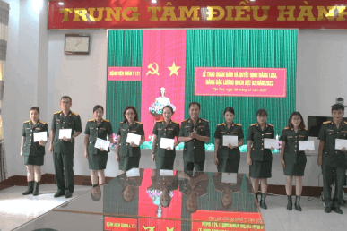 BỆNH VIỆN QUÂN Y 121 TỔ CHỨC LỄ TRAO QUÂN HÀM VÀ QUYẾT ĐỊNH NÂNG LOẠI, NÂNG BẬC LƯƠNG QUÂN NHÂN CHUYÊN NGHIỆP ĐỢT 2 NĂM 2023