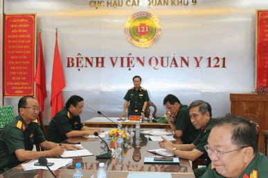THỦ TRƯỞNG QUÂN KHU LÀM VIỆC VỚI BỆNH VIỆN QUÂN Y 121