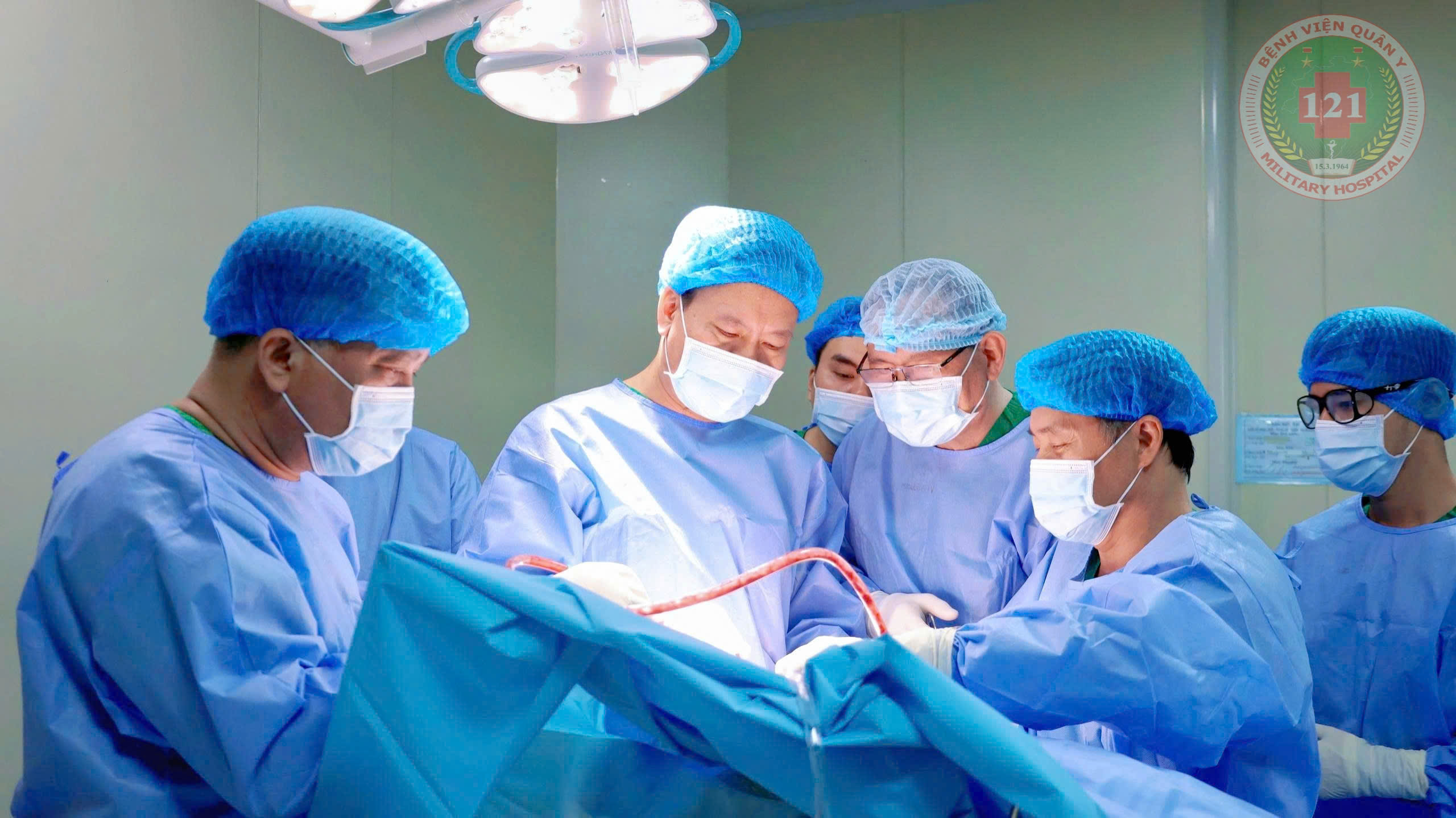 ỨNG DỤNG TỐT CÁC KỸ THUẬT NGOẠI KHOA TIÊN TIẾN, GÓP PHẦN NÂNG CAO NĂNG LỰC ĐIỀU TRỊ