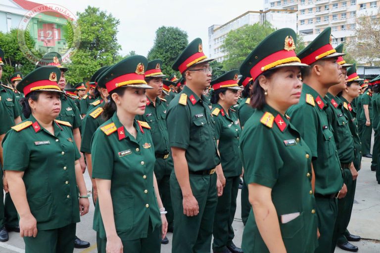 KHÍ THẾ MỚI CHÀO MỪNG NĂM MỚI