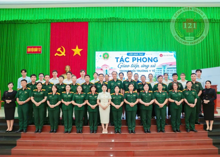 TẬP HUẤN TÁC PHONG GIAO TIẾP, ỨNG XỬ TRONG MÔI TRƯỜNG Y TỂ