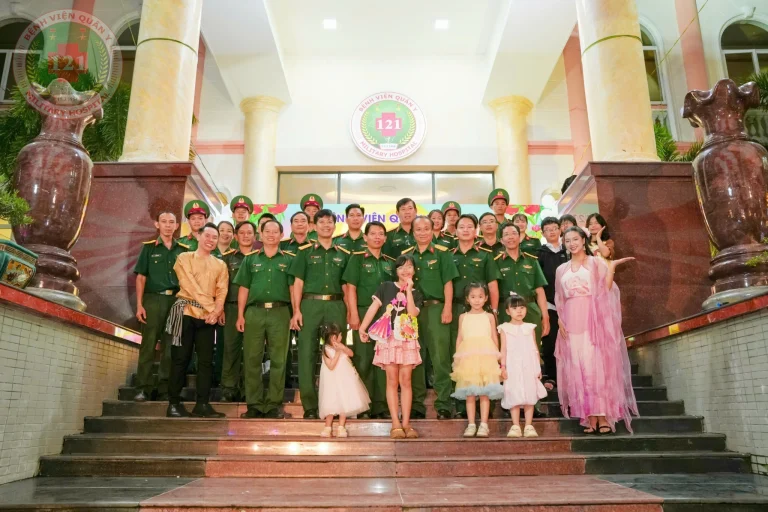 VUI HỘI TRĂNG RẰM